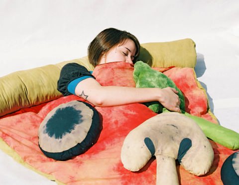 ↑ Slice of Pizza Sleeping Bag w/ Veggie Pillows