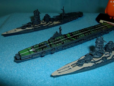 ↑ 1/2000 洋上模型 連合艦隊コレクション 第伍艦隊 空母葛城王