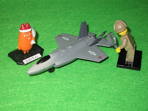 ↑ 戦闘機 ロッキードマーチン F-35 LIGHTNING II/ロッキードマーチン SR-71 BLACKBIRD