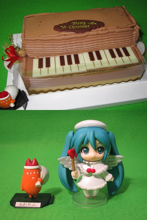 ↑ ねんどろいどぷち 初音ミク クリスマス♪ピアノケーキVer.