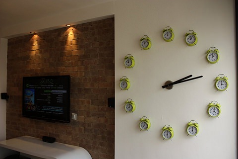 ↑ Clock Made of Clocks